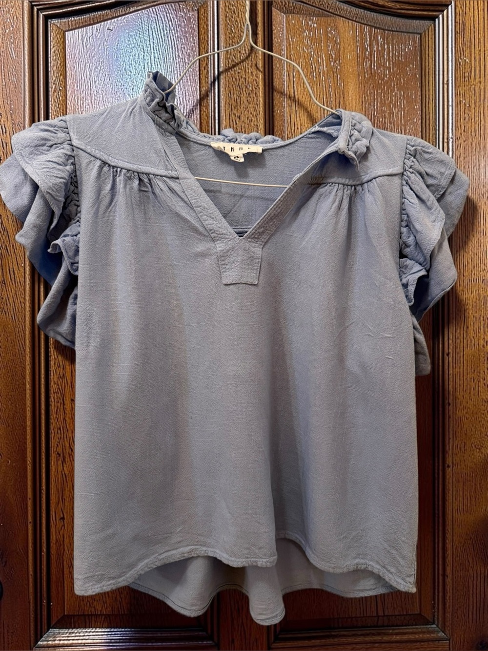 THML Dusty Blue Ruffle Sleeve V-Neck Blouse EUC
